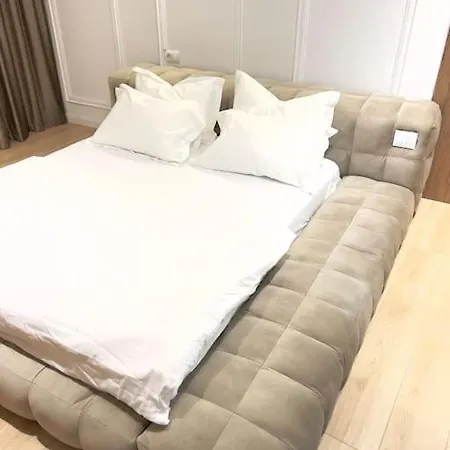 Apartment Deluxe Apartment/best Location In Durres