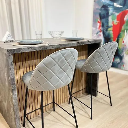 Apartment Deluxe Apartment/best Location In