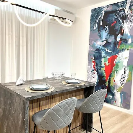 Deluxe Apartment/best Location In Apartment *