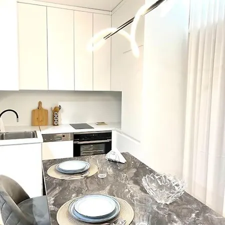 Apartment Deluxe Apartment/best Location In
