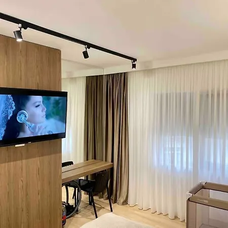 Deluxe Apartment/best Location In Appartamento Durrës