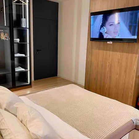 Deluxe Apartment/best Location In Appartamento Durrës